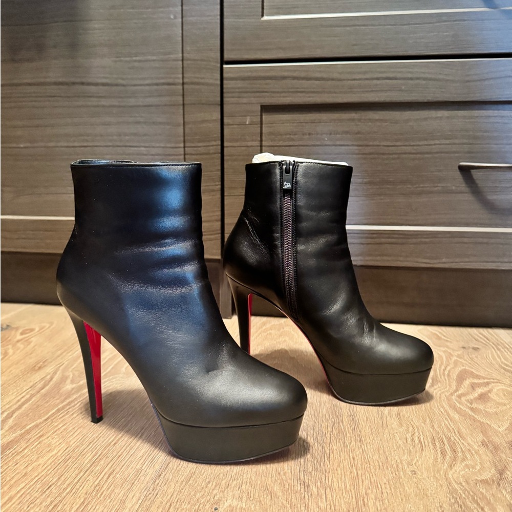 Louboutin Bianca (120)